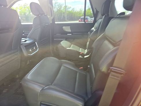 Used 2025 Ford Expedition Active image 4