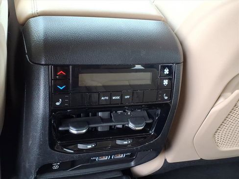 Used 2021 Jeep Grand Cherokee L Limited w/ Luxury Tech Group II image 28