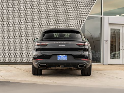 Used 2021 Porsche Cayenne Coupe image 31