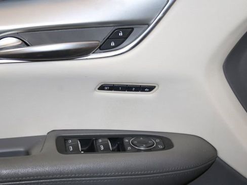 Used 2018 Cadillac XT5 Luxury w/ Driver Awareness Package AWD/4WD image 10