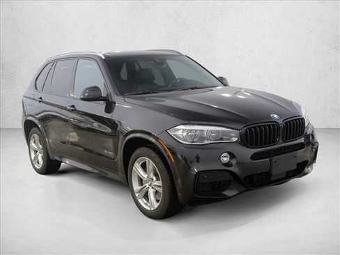 Used 2018 BMW X5 xDrive50i w/ M Sport Package image 3