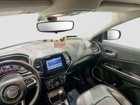 Used 2019 Jeep Compass Latitude FWD image 21