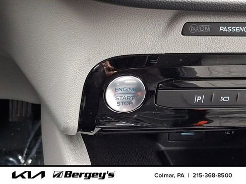 Used 2023 Ford Escape Platinum w/ Premium Technology Package FWD image 25
