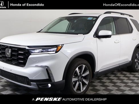 Used 2025 Honda Pilot Elite image 1