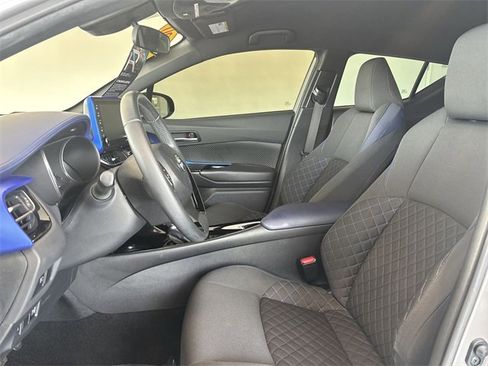 Used 2020 Toyota C-HR XLE image 19