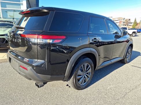 Used 2022 Nissan Pathfinder S image 6