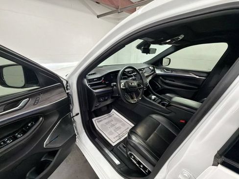 Used 2023 Jeep Grand Cherokee Overland w/ Adv Protech Group III RWD image 10