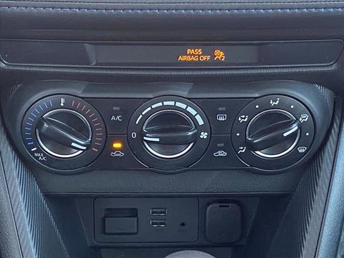 Used 2019 Toyota Yaris LE image 11