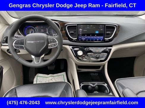 Certified 2024 Chrysler Pacifica Limited FWD image 27
