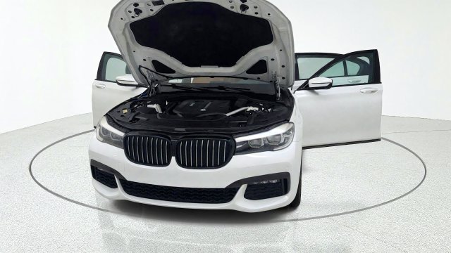 Used 2019 BMW 740i w/ M Sport Package RWD image 12