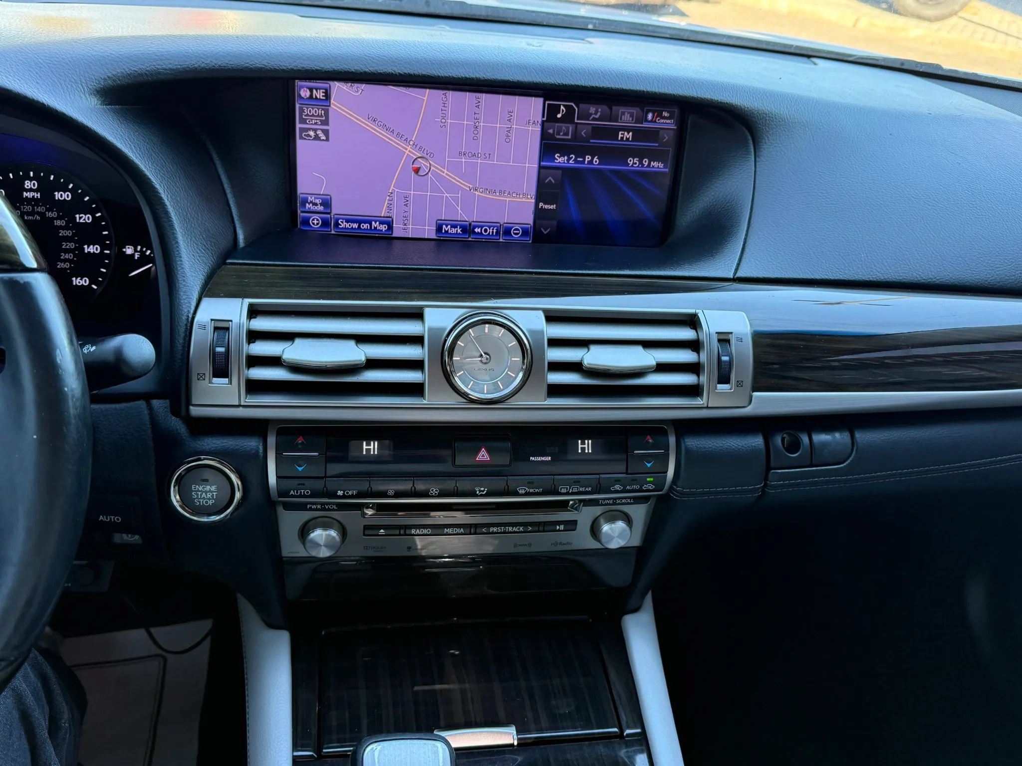 Used 2013 Lexus LS 460 AWD w/ Comfort Pkg image 12