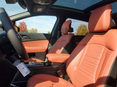 New 2026 Kia Sportage SX image 13