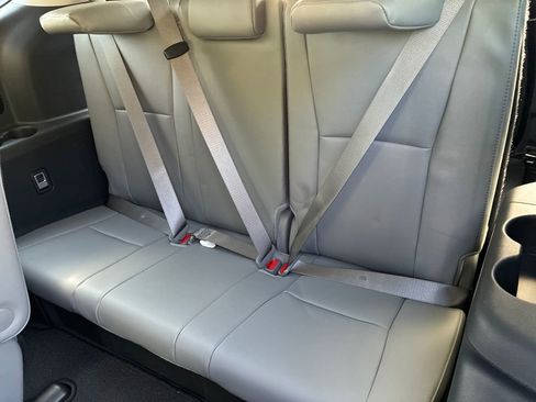 New 2026 Toyota Highlander Platinum AWD/4WD image 17