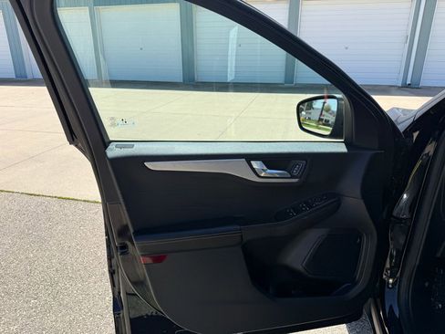 Used 2022 Ford Escape SEL FWD image 15