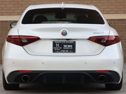 Used 2017 Alfa Romeo Giulia Ti w/ TI 19" Sport Package RWD image 9