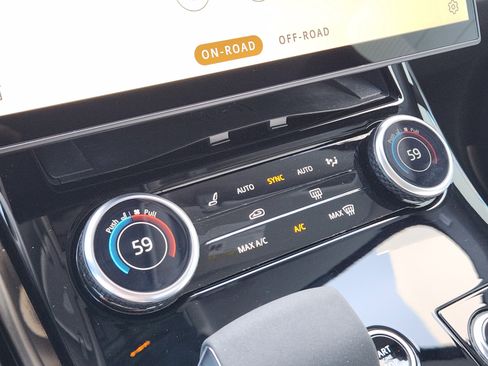 Used 2023 Land Rover Range Rover Sport SE image 20