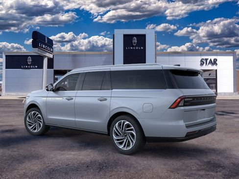 New 2026 Lincoln Navigator L Reserve AWD/4WD image 4