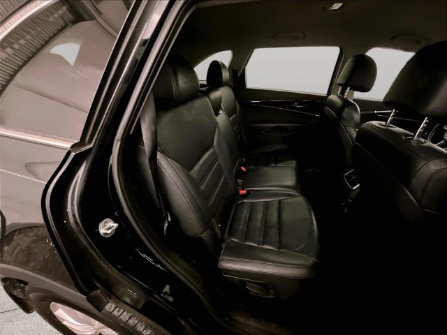 Used 2017 Kia Sorento AWD w/ LX Convenience Package image 26