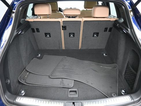 Certified 2024 Porsche Macan AWD/4WD image 26