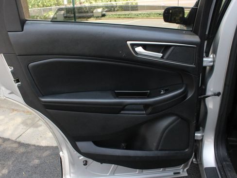 Used 2015 Ford Edge SEL w/ Equipment Group 201A AWD/4WD image 19