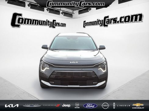 Certified 2025 Kia Niro SX image 10