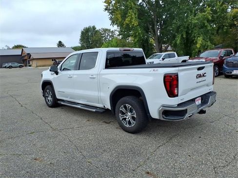 Used 2024 GMC Sierra 1500 SLE image 6
