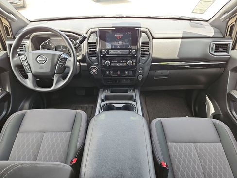 Used 2023 Nissan Titan SV w/ SV Convenience Package RWD image 17