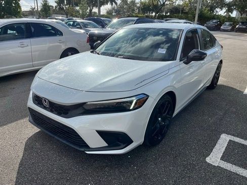 Used 2023 Honda Civic Sport image 2