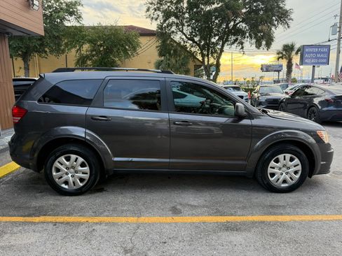 Used 2018 Dodge Journey SE FWD image 5
