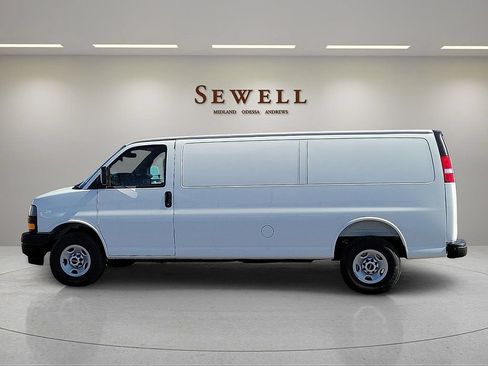 New 2026 GMC Savana 2500 Extended w/ Driver Convenience Package RWD image 2