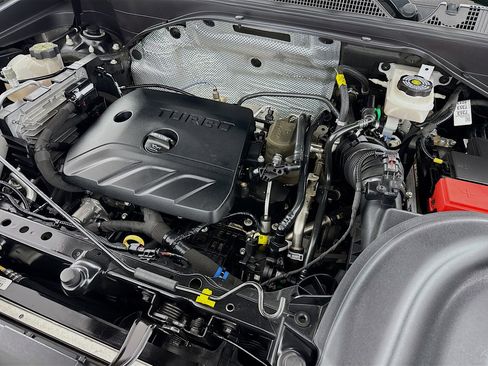 Certified 2020 Buick Encore GX Essence w/ Experience Buick Package image 29