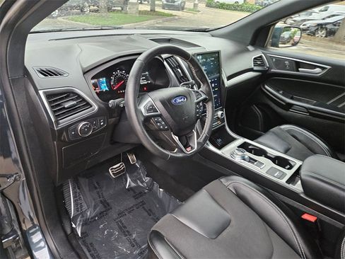 Used 2022 Ford Edge ST image 19
