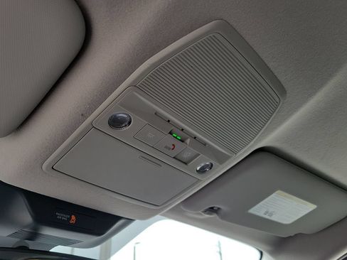 New 2026 Nissan Kicks SR FWD image 31