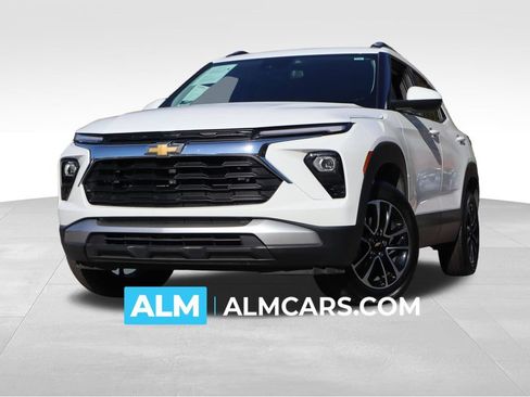 Used 2025 Chevrolet TrailBlazer LT AWD/4WD image 1