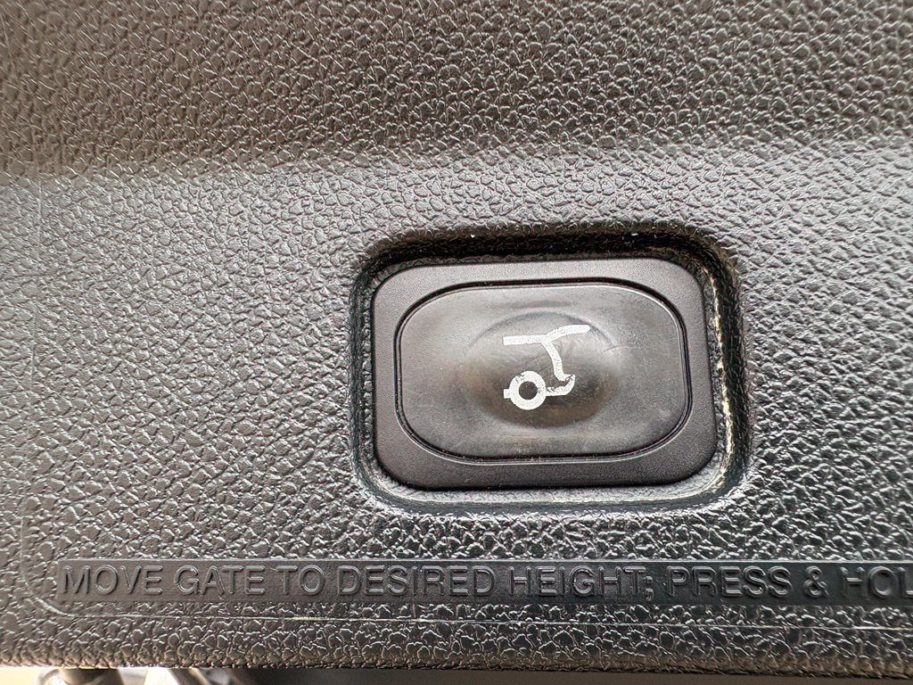 Used 2018 Ford Explorer Limited AWD/4WD image 11