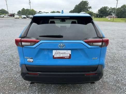 Used 2020 Toyota RAV4 XLE Premium FWD image 6