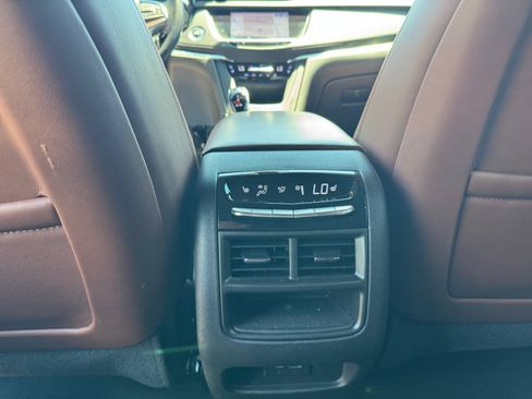 Used 2022 Cadillac XT5 Premium Luxury w/ Technology Package FWD image 32