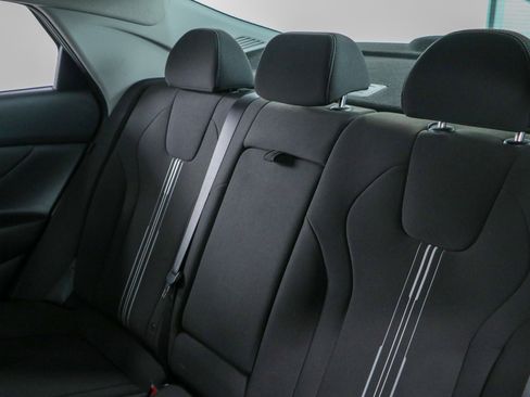 Used 2024 Hyundai Elantra SEL w/ Convenience Package FWD image 25