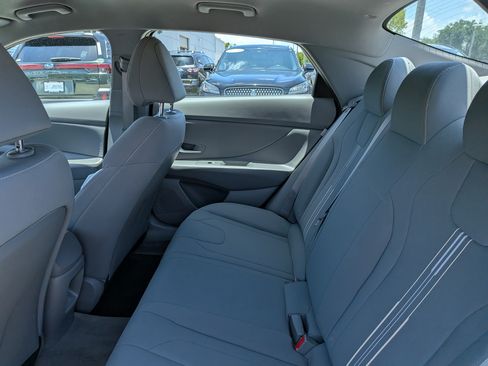 Used 2024 Hyundai Elantra SEL FWD image 13