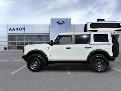 New 2025 Ford Bronco Badlands w/ Sasquatch Package AWD/4WD image 3