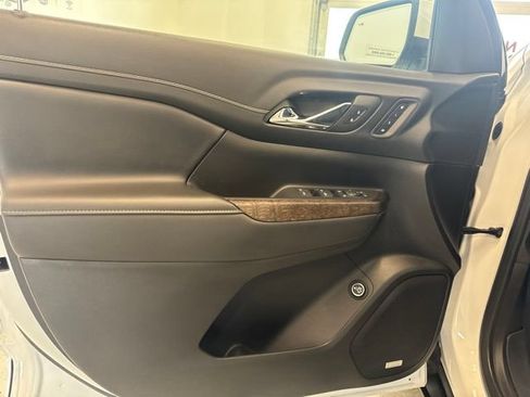 Used 2023 GMC Acadia Denali w/ Denali Ultimate Package AWD/4WD image 47