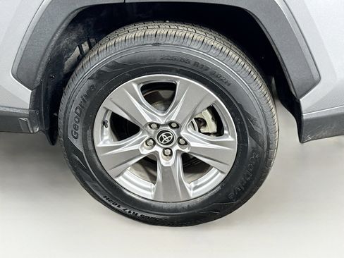 Certified 2022 Toyota RAV4 XLE w/ Convenience Package AWD/4WD image 9
