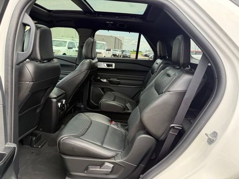Used 2022 Ford Explorer ST w/ Equipment Group 401A AWD/4WD image 11