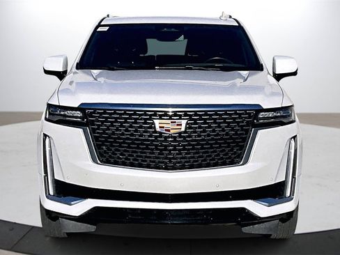 Used 2022 Cadillac Escalade Luxury image 3