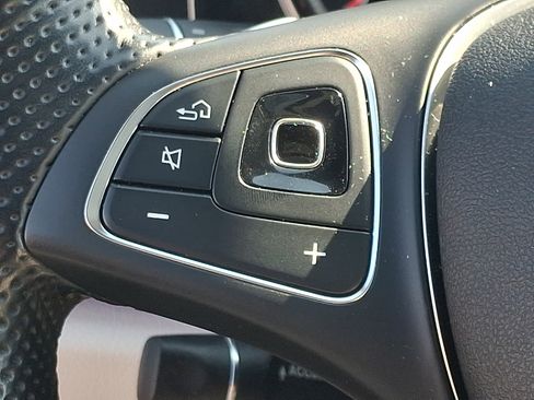 Certified 2017 Mercedes-Benz E 300 4MATIC image 22