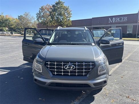 Used 2024 Hyundai Venue SEL image 9