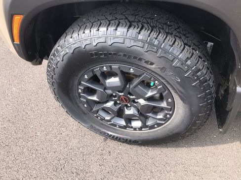 Used 2023 Nissan Frontier PRO-4X w/ Pro-4X Premium Package image 10