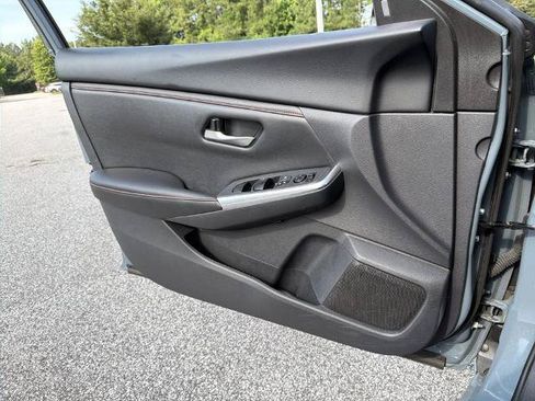 Certified 2025 Nissan Sentra SR FWD image 14