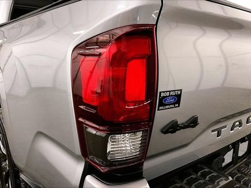 Used 2022 Toyota Tacoma SR AWD/4WD image 28