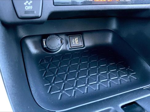 Used 2025 Toyota RAV4 XLE image 30